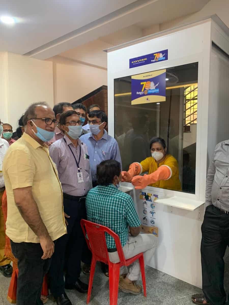 swab-collection-kiosk-01