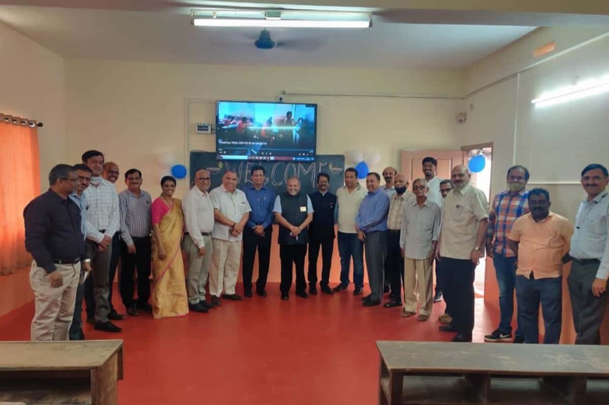 Navachethana Project - e-Class Room, a digital education platform Navachethana Project - e-Class Room, a digital education platform